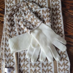 Michael Kors - NEW - Hat, Glove, Scarf set. Stay warm in STYLE!